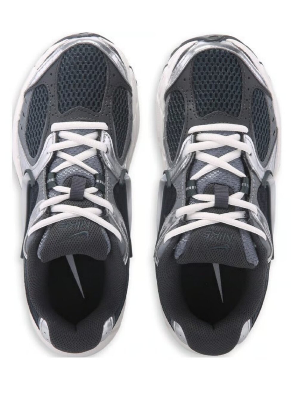 NWT Women's Nike V5 RNR Seaweed/Metallic Silver/White 8.5 - Picture 4 of 6